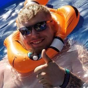 Meet your Posher, Justin